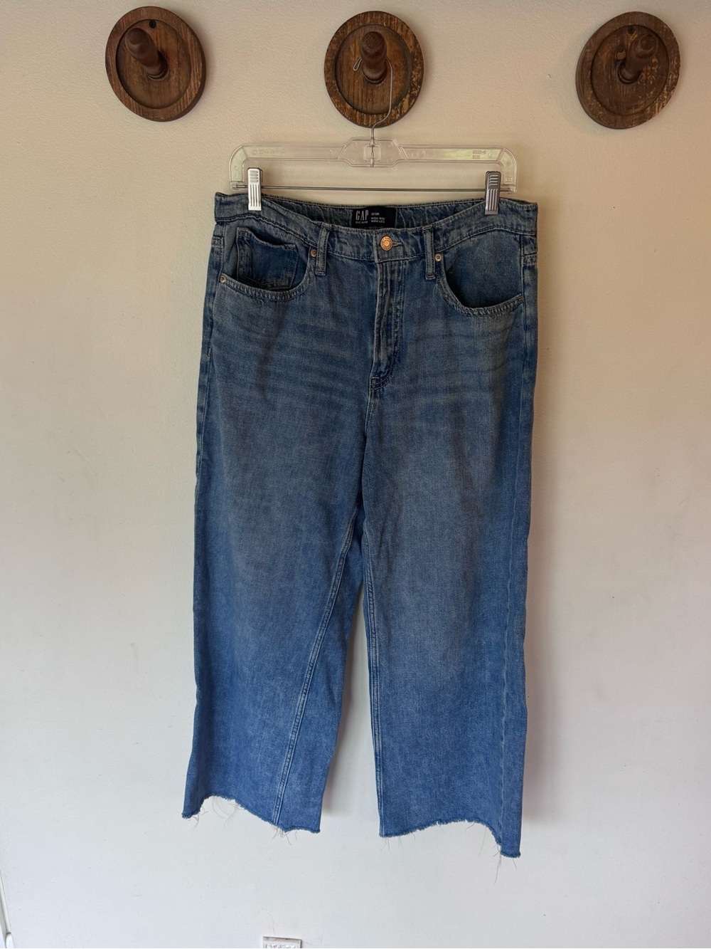 GAP Blue Cropped raw hem wide Leg Jeans size 12